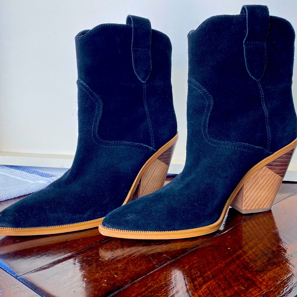 Marc Fisher Sobina black western bootie - size 7